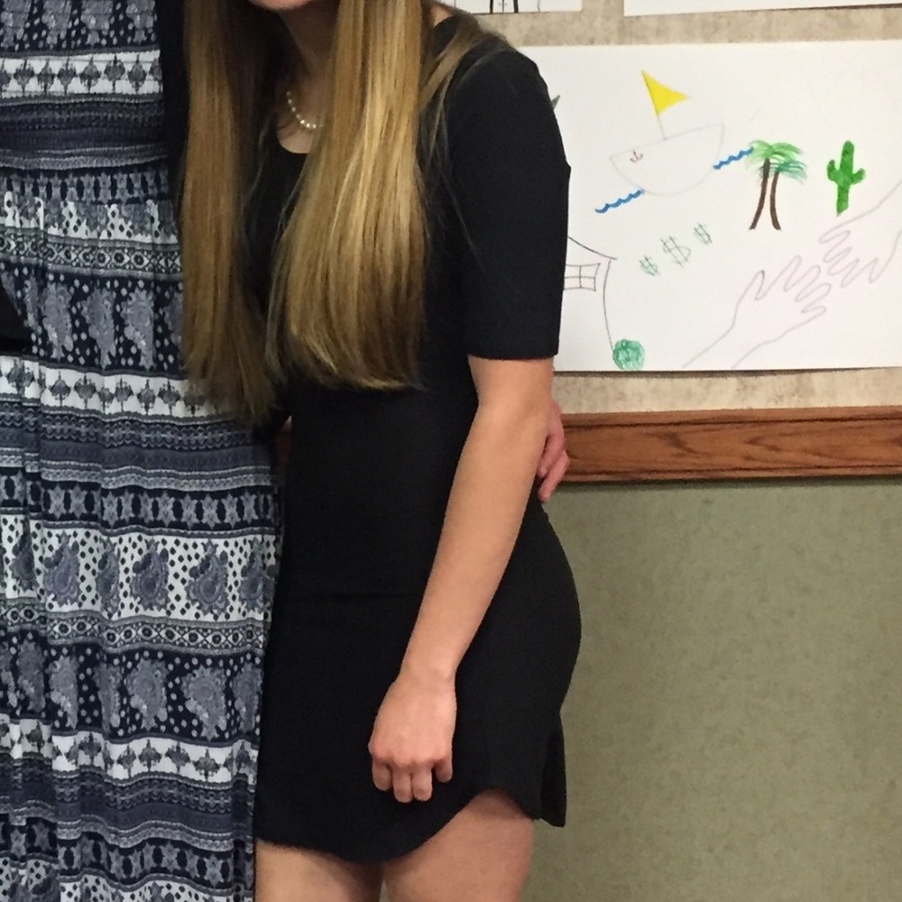 Black Bodycon Scoop Dress